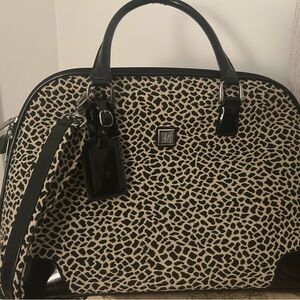 Chic Leopard Print Laptop Bag with Black Accents